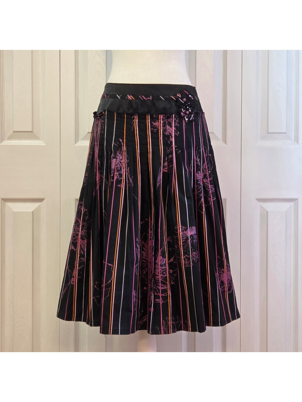 NWT Black Pink Graphic Floral and Stripe Midi Skirt Retro Y2K Tropical Size XS/S